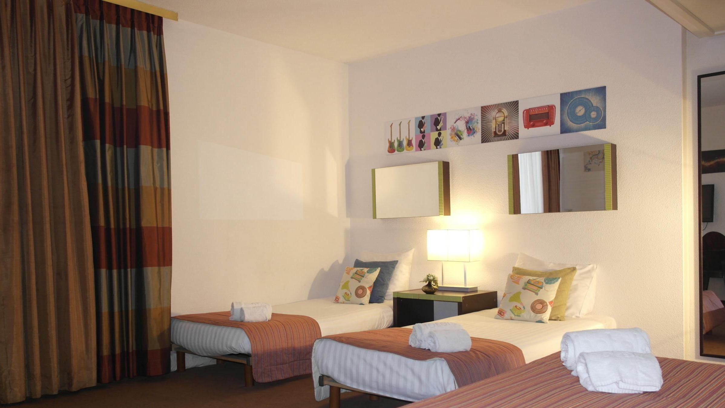 Superior Quadruple room - Floris hotel Arlequin